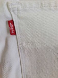Levi&#39;s White Denim Jeans