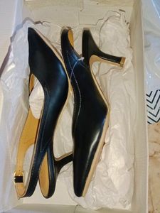 pointed toe pumps heels