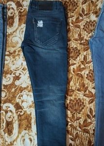 blackish type denim jeans
