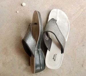 Bata D-Lite Flip Flops
