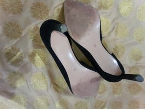 H&amp;M Pure Suede Leather Pumps 3Inches