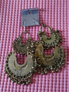 Assorted Women's Jewelry Set