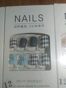 DIY Press-On Nail Bundle