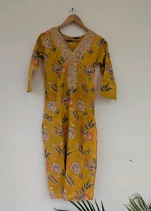 Floral Print embroided  Kurta with pant