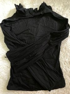 Y2K fitted Ruffled Black Top