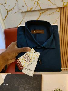 louis Vuitton Casual solid shirt for men's