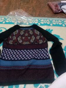 Patterned Long Sleeve Pullover