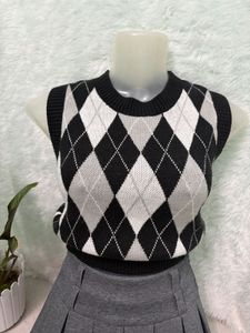 H&amp;M Argyle Knit Vest ❤️
