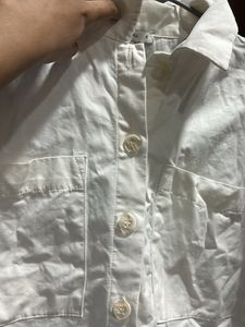 white shirt with 2 pockets