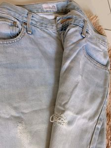 Ripped Jeans 🛍️👖