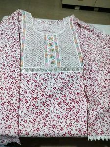 Floral Print Short Kurti with Embroidery