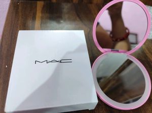 Mac Compact Led Mirror With Charging Cable