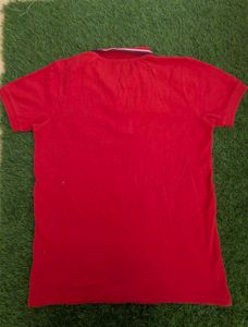 benetton branded tshirt like new red