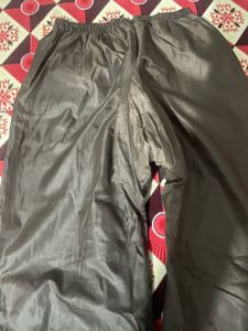 RAIN COAT PAIR IN CHEAP RATE.