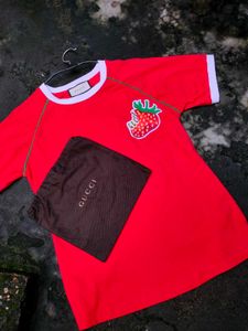 unisex Gucci Strawberry Tee with bag