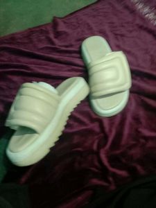 Comfy Cream Slides