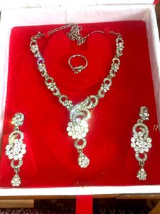 Elegant Jewelry Set