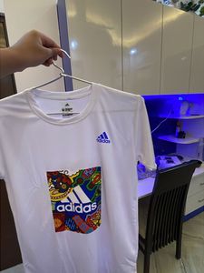 Adidas slim fit t-shirt. unisex