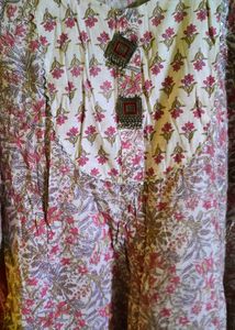 Raund Neck Gown