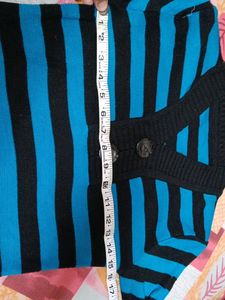 three quarter sleeves Cardigan