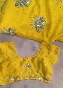 ✨chiffon Bright Yellow Partywear Saree Blouse ✨💕