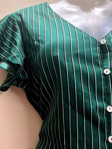 Beautiful Green Classic Top❤️