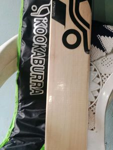 Kookaburra 8 Grains Bat With Cover