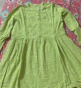 Lime Green Top 💚