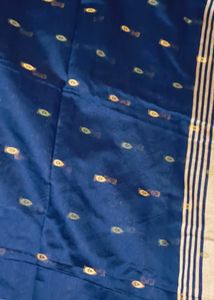 Handloom Saree 💙💛