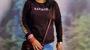 Sweat Shirt Look Top