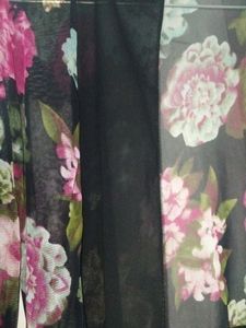 Black 🖤 Net Floral Design , Shrugg