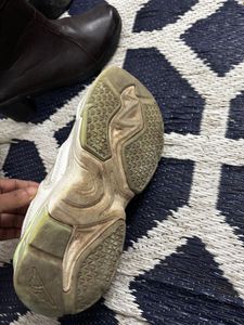 Red Tape  Skechers Sneakers