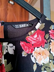SHEIN ruffled Sleeve Floral Top