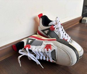 Air Jordan 4 'Fire Red'