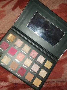 Eye Shadow Palette 🎨