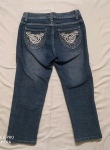 3/4 Jeans With Embroidery Pockets