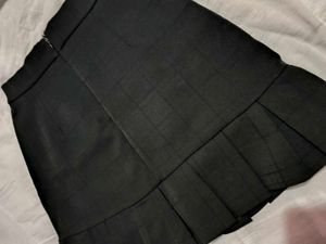 Pleated black Mini Skirt