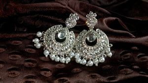 Silver Pearl Earring