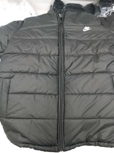 (NEW) Nike Puffer Jacket - Great Condition