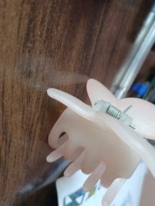 Butter Hair Clip