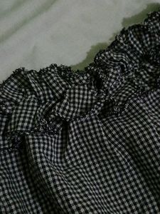 Korean Black And White Checked Top....🤍