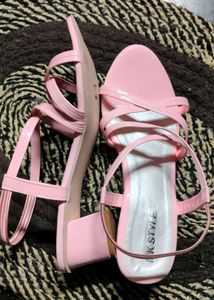 Fashion Women&#39;s Block Heel Pink Colour