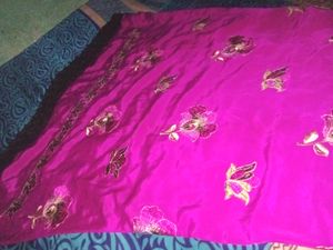 New Kurti Hii Bt Eskaa Baaju Stich Nahe Huaa Hi