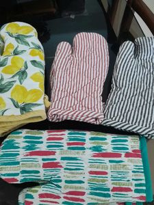Oven Mitts - Set of 4