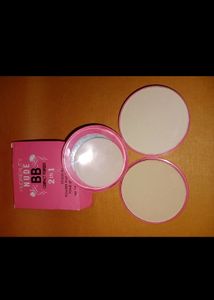 Huda Beauty Nude Compact Powder