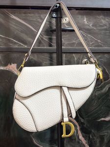 Elegant White Handbag (1st copy)