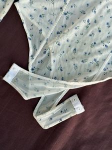 H&amp;M deep neck long floral mesh bodysuit/Size-S