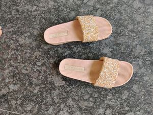 Price Drop 💧 Peach Embellished Flipflops