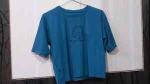 White Jeans With Blue Oversized T-shirt
