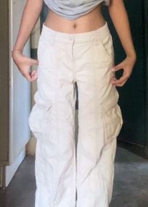 H&amp;M Beige Cargo Trousers